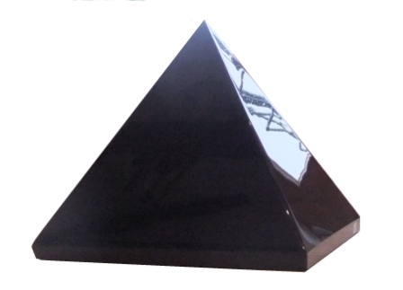 Obsidian Pyramide 8x8x9cm